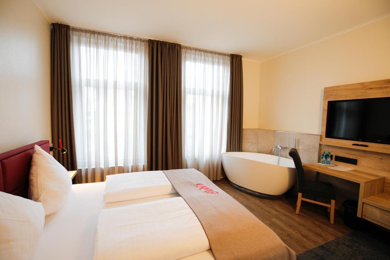Hotel Restaurant Zur Linde Westerstede Extérieur photo